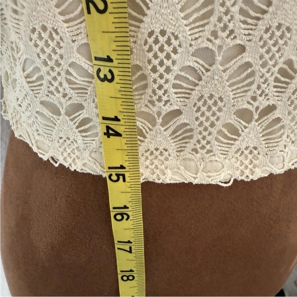 NWOT Cream Fitted Crop Backless Tank Top with Adjustable Tie by SHEIN - Picture 4 of 6